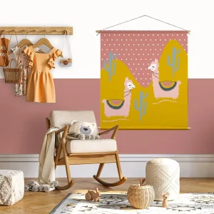 XL textielposter in oudroze en oker met lama