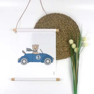 Textielposter cheetah in een auto voor de kinderkamer